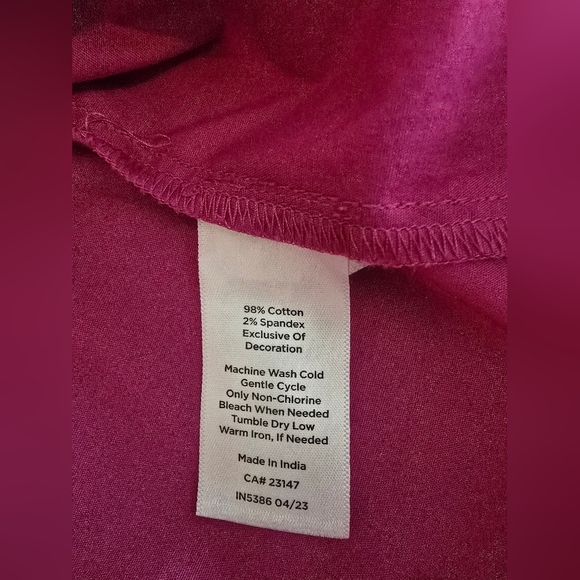 Magenta Embroidered Women's Top Size M - Picture 10 of 11